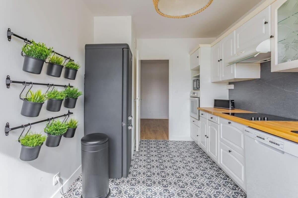 Appart'Hotel Luminous Vue Seine- Paris 15Min Жувізі-сюр-Орж Екстер'єр фото